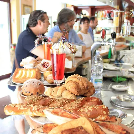 Alojamento de Acomodação e Pequeno-almoço Cinquecento 4*